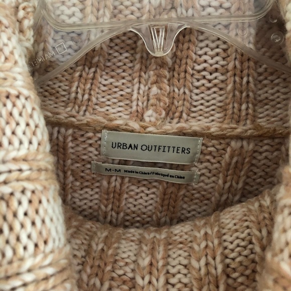 Urban Outfitters Chunky Sweater - Picture 2 of 2